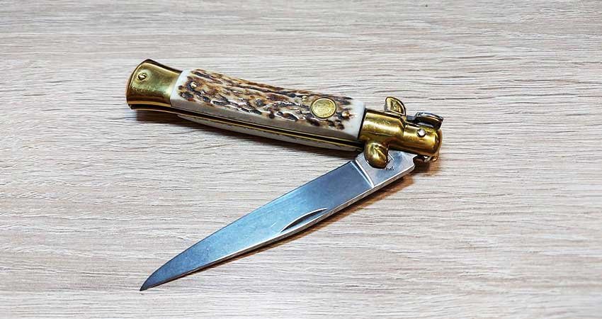 How to Date a Kissing Crane Knife