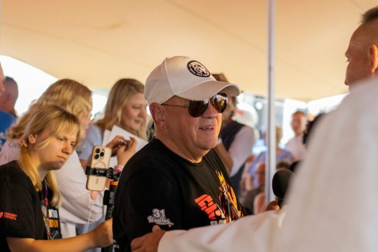 Meet a celebrity event illustrative photo